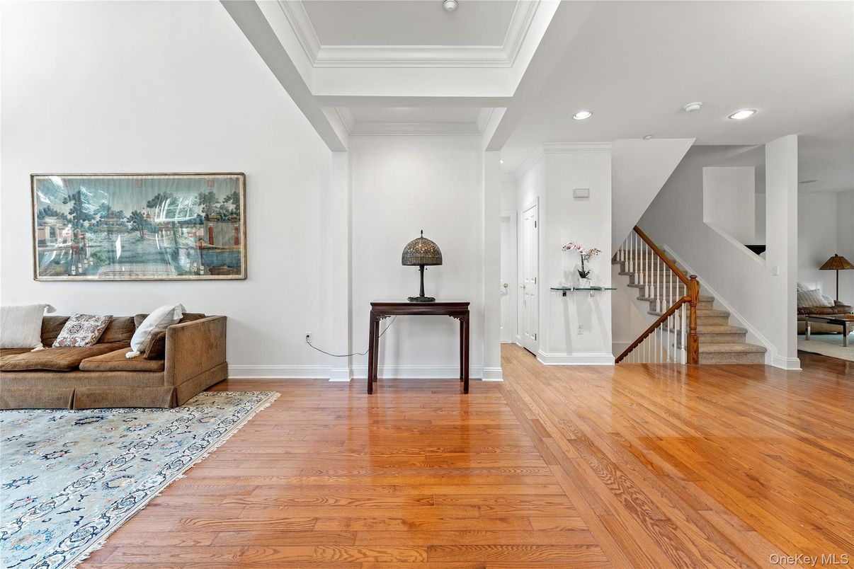 Interior, Recessed Lighting, Wood Texture Flooring