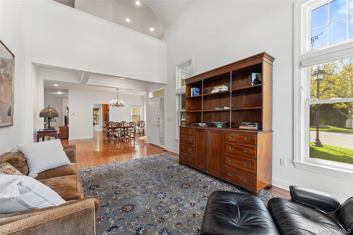 Chandelier, Dining room, Interior, Recessed Lighting, Wood Texture Flooring