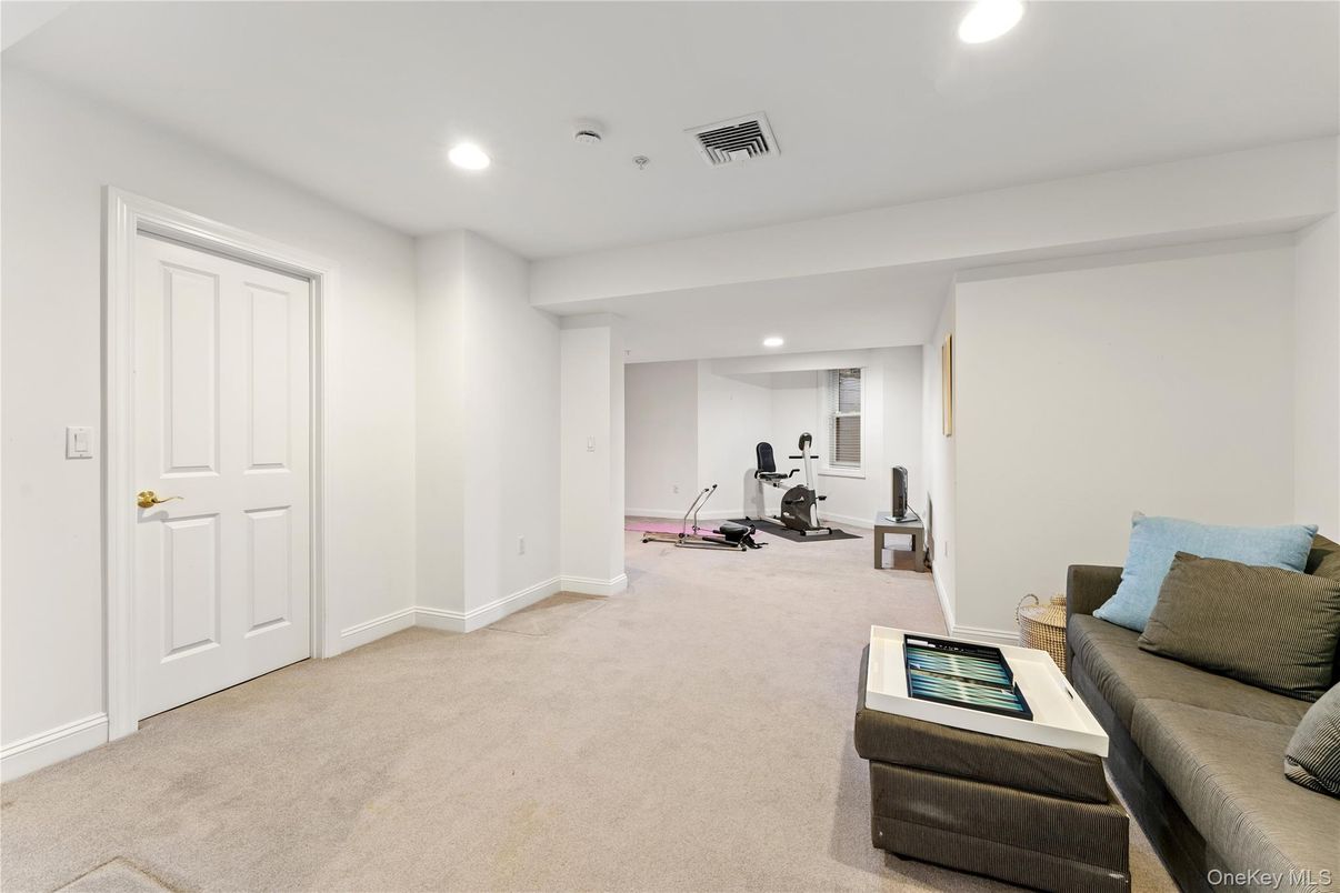 Fitness Equipment, Interior, Living room, Recessed Lighting