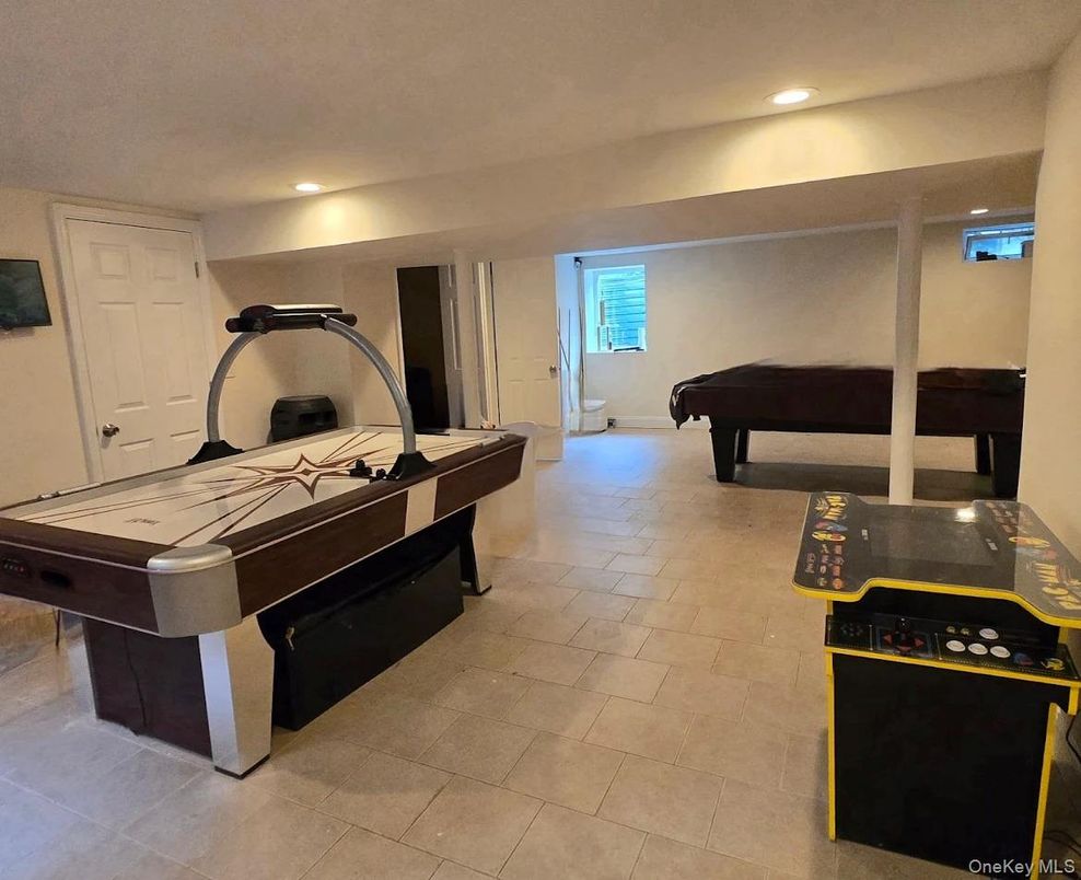Billiard Table, Game Room, Interior, Recessed Lighting