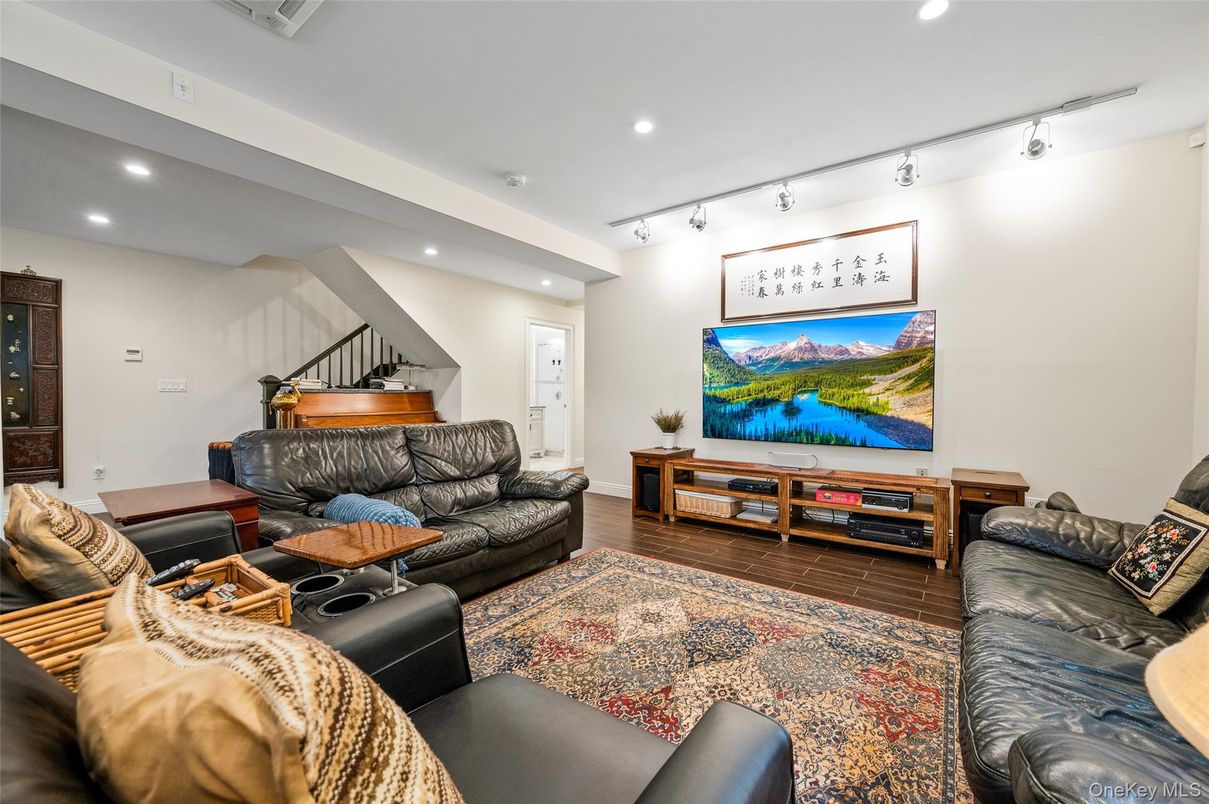 Interior, Living room, Piano, Recessed Lighting, Wood Texture Flooring