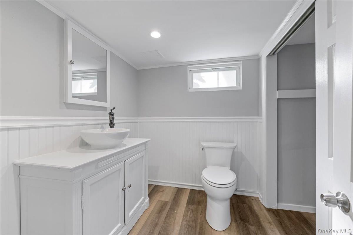 Bathroom, Interior, Recessed Lighting, Wood Texture Flooring