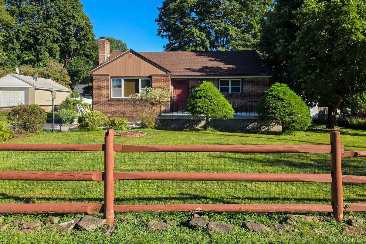 Backyard, Exterior, Facade, Brick Facade, Cape Cod