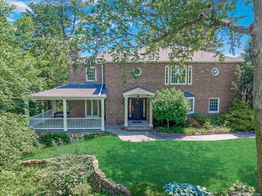 Backyard, Exterior, Facade, Brick Facade, Georgian