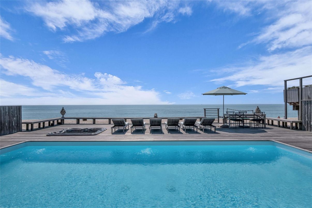 Exterior, Pool, Water