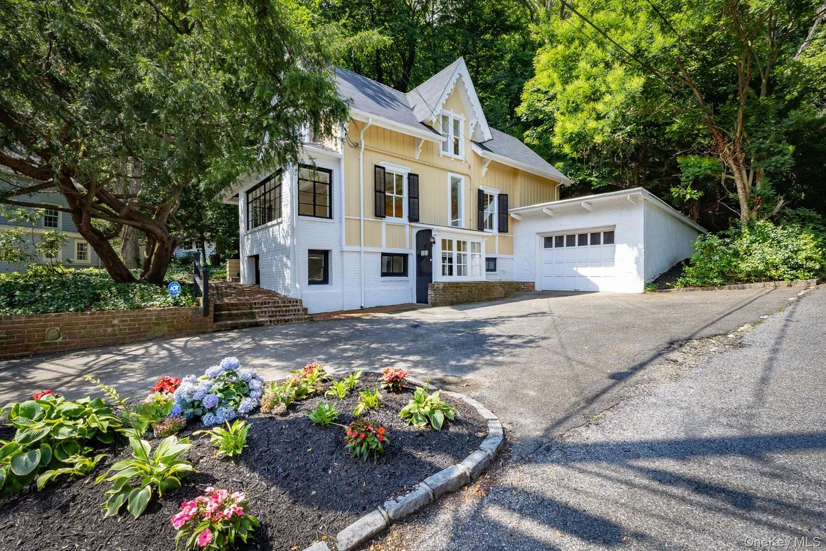 Detached Garage, Exterior