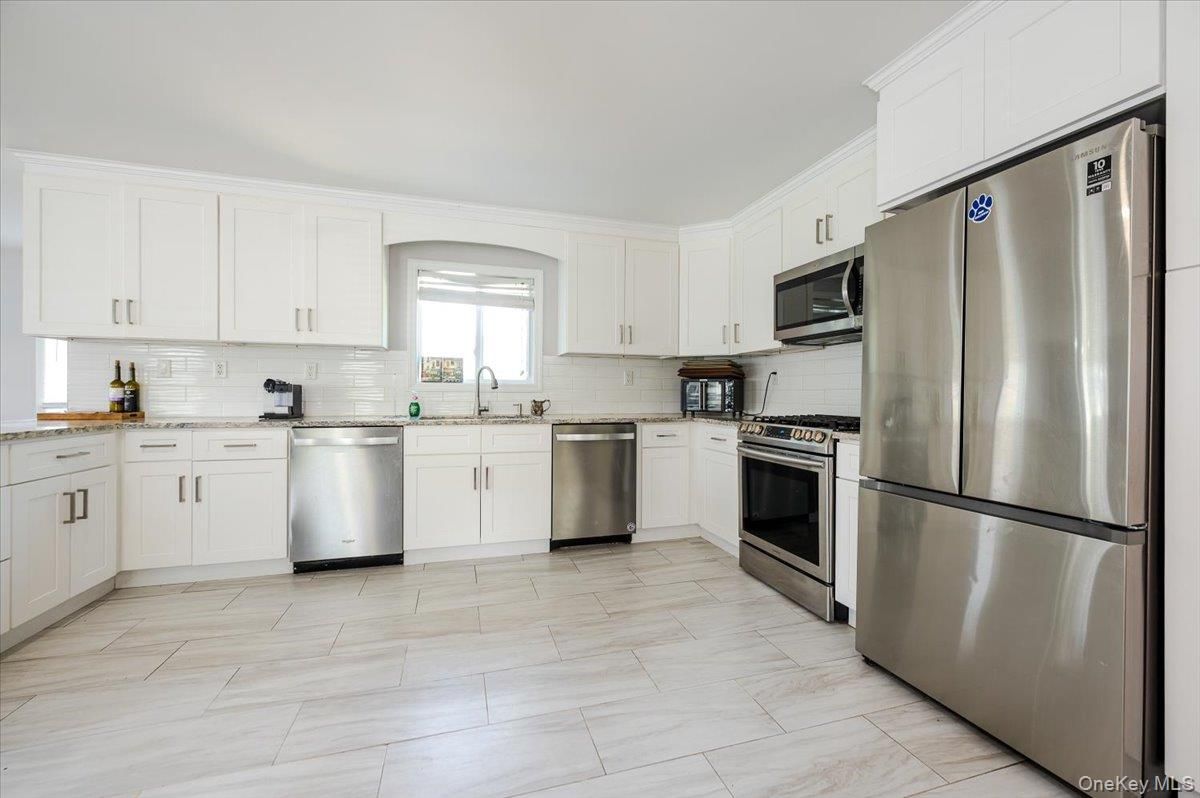 Interior, Kitchen, Marble, Stainless Steel Appliances