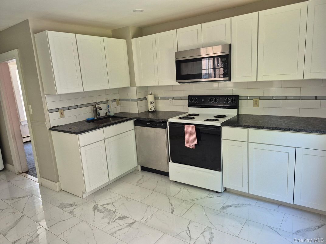 Interior, Kitchen, Marble, Recessed Lighting