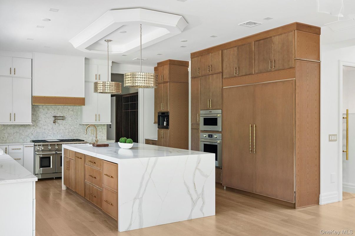 Chandelier, Interior, Kitchen, Pendant Lights, Recessed Lighting, Stainless Steel Appliances, Wood Texture Flooring