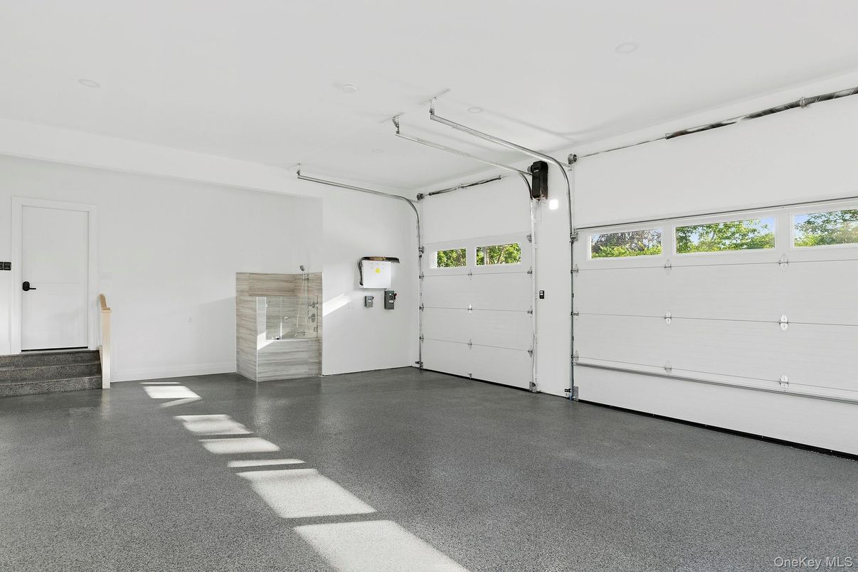 Garage, Interior
