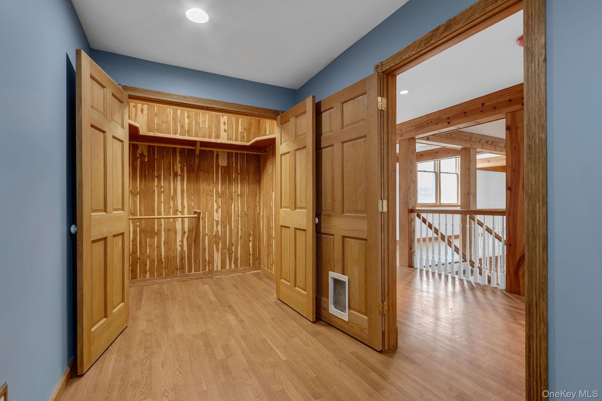 Interior, Recessed Lighting, Wood Texture Flooring, Wooden Walls