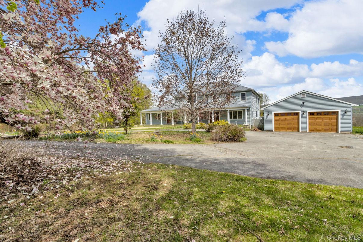 Backyard, Detached Garage, Exterior