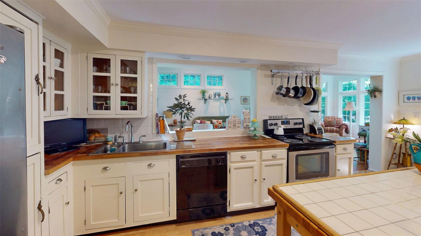Interior, Kitchen, Tile Countertops