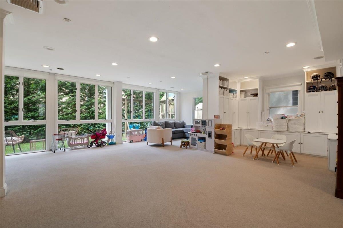 Dining room, Interior, Living room, Recessed Lighting