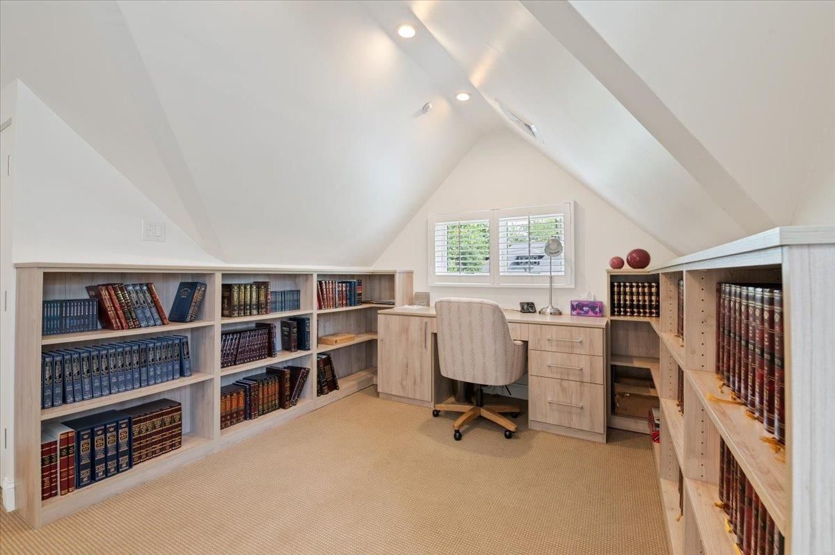 Home Office, Interior
