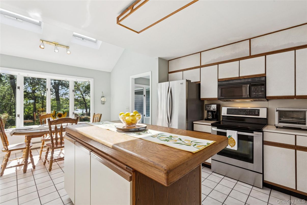 Dining room, Interior, Kitchen, Stainless Steel Appliances
