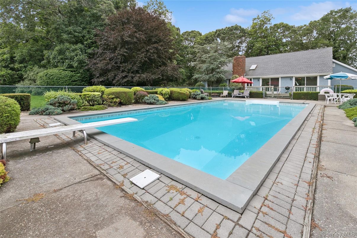 Exterior, Pool