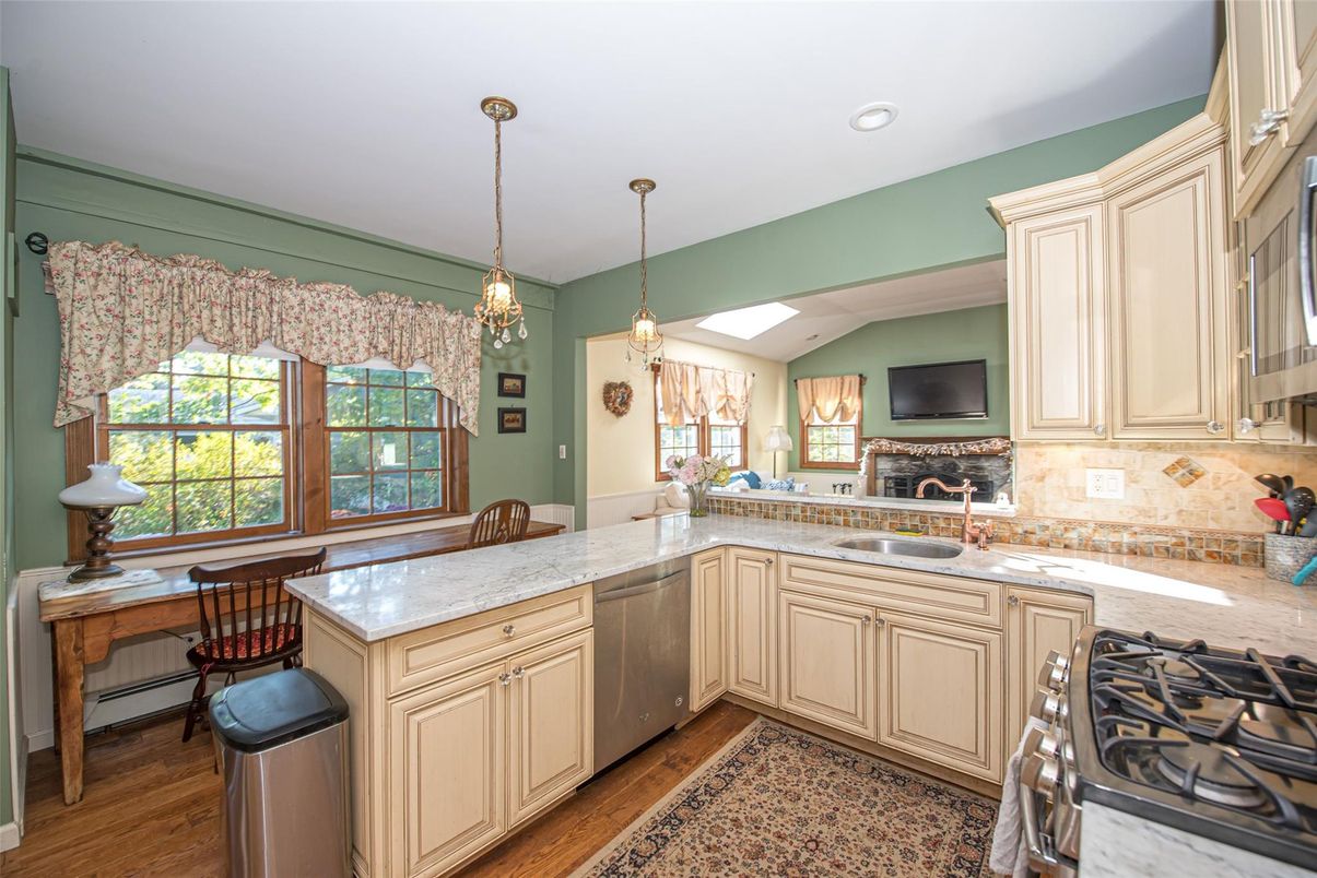Fireplace, Interior, Kitchen, Pendant Lights, Recessed Lighting, Wood Texture Flooring