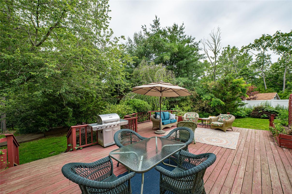 Exterior, Outdoor Kitchen