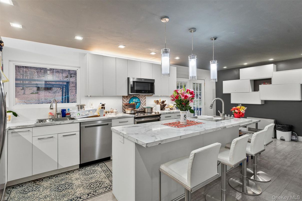Interior, Kitchen, Pendant Lights, Recessed Lighting, Stainless Steel Appliances