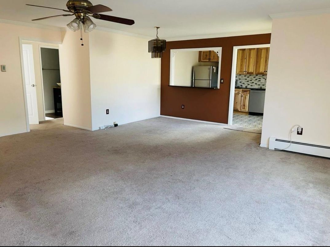 Empty room, Interior, Pendant Lights