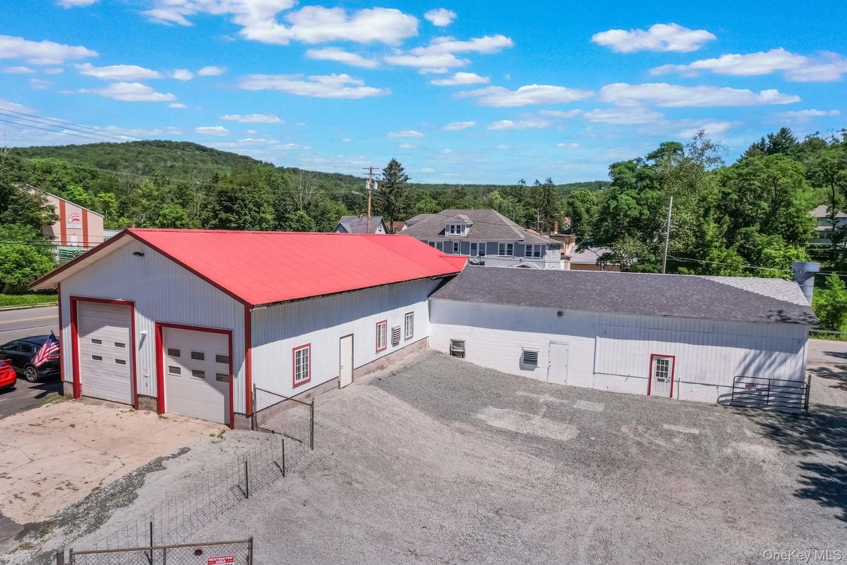 Detached Garage, Exterior