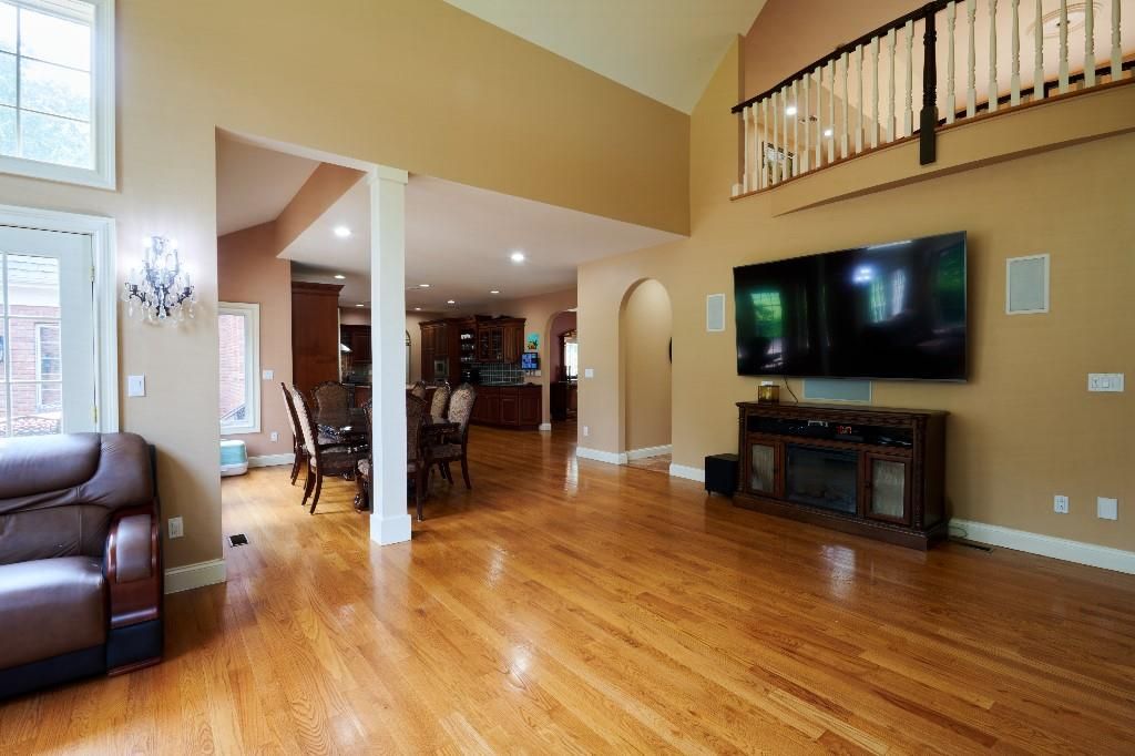 Dining room, Interior, Recessed Lighting, Wood Texture Flooring