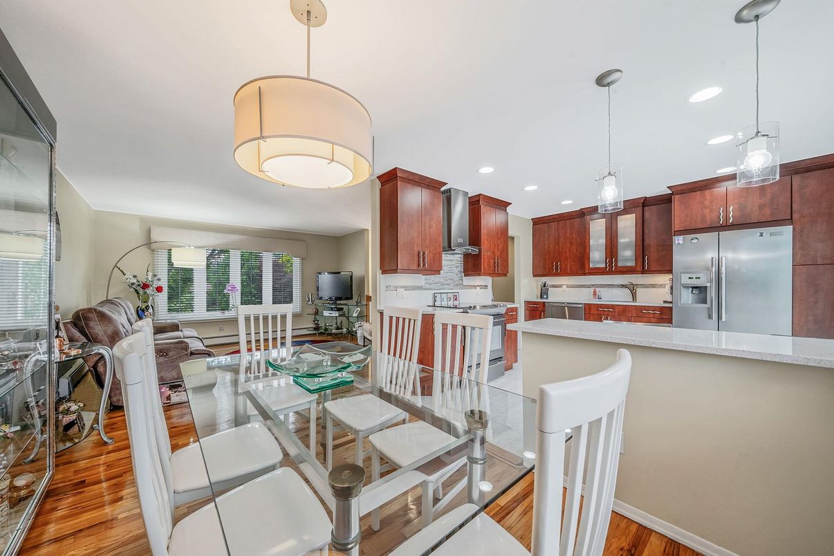 Dining room, Interior, Kitchen, Living room, Pendant Lights, Recessed Lighting, Wood Texture Flooring
