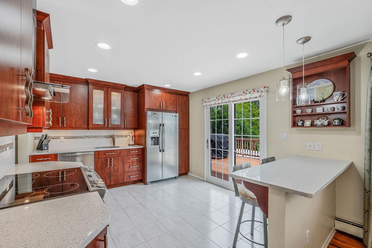 Interior, Kitchen, Pendant Lights, Recessed Lighting, Stainless Steel Appliances