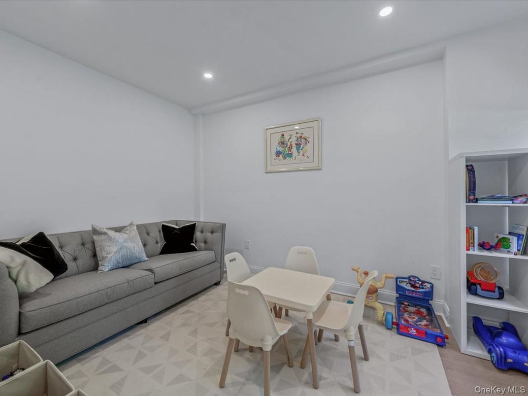 Dining room, Interior, Living room, Recessed Lighting