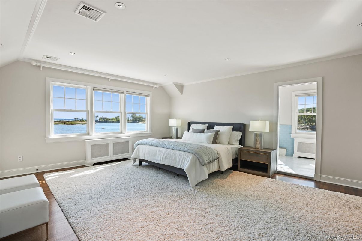 Bedroom, Interior, Recessed Lighting, Water, Wood Texture Flooring