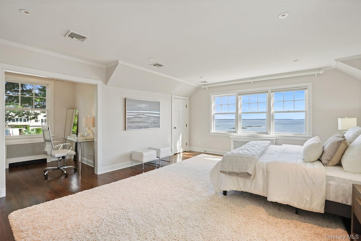 Bedroom, Home Office, Interior, Recessed Lighting, Water, Wood Texture Flooring