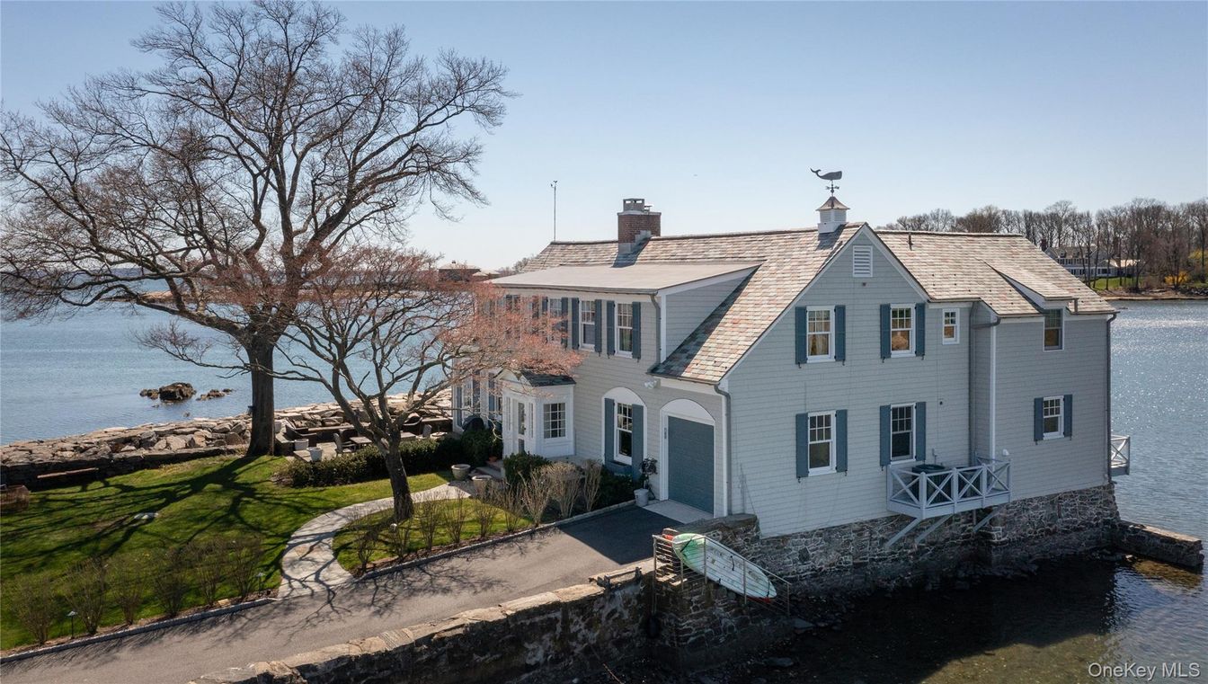 Attached, Exterior, Facade, Water, Farmhouse