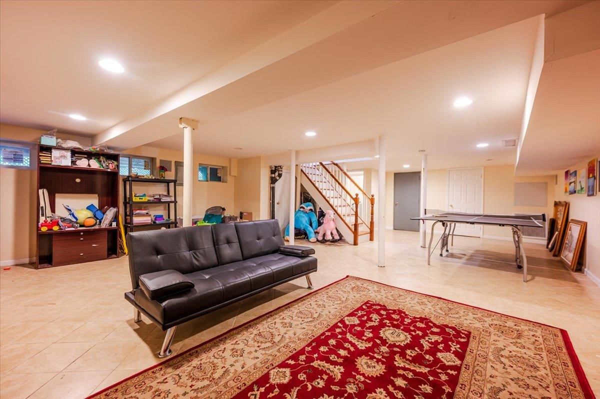 Game Room, Interior, Recessed Lighting