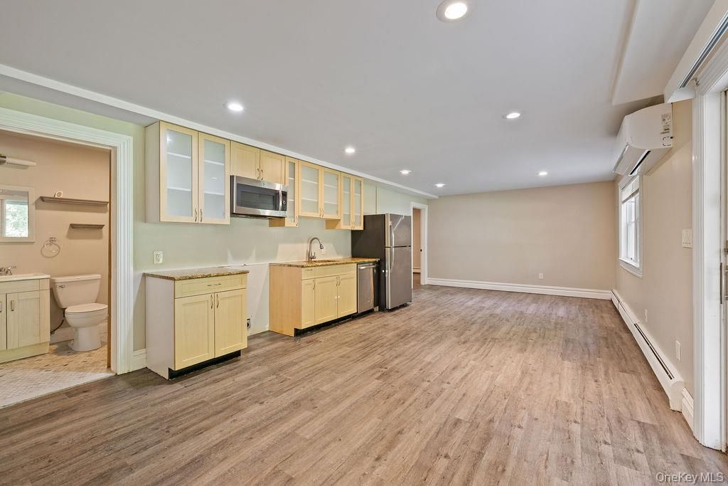 Bathroom, Interior, Recessed Lighting, Wood Texture Flooring