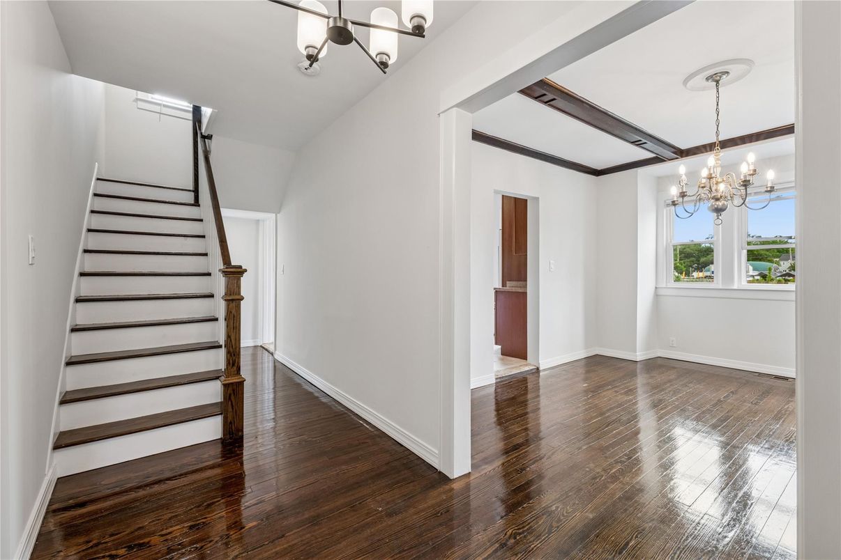 Chandelier, Empty room, Interior, Wood Texture Flooring