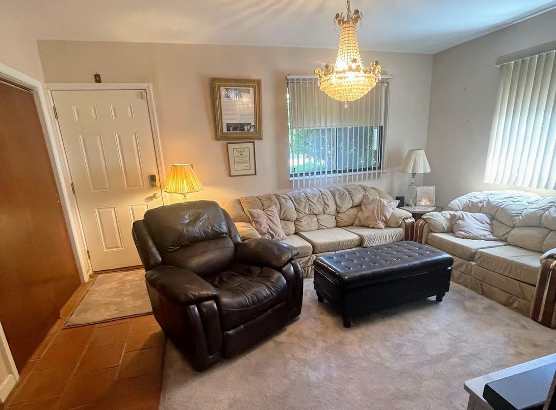 Chandelier, Interior, Living room