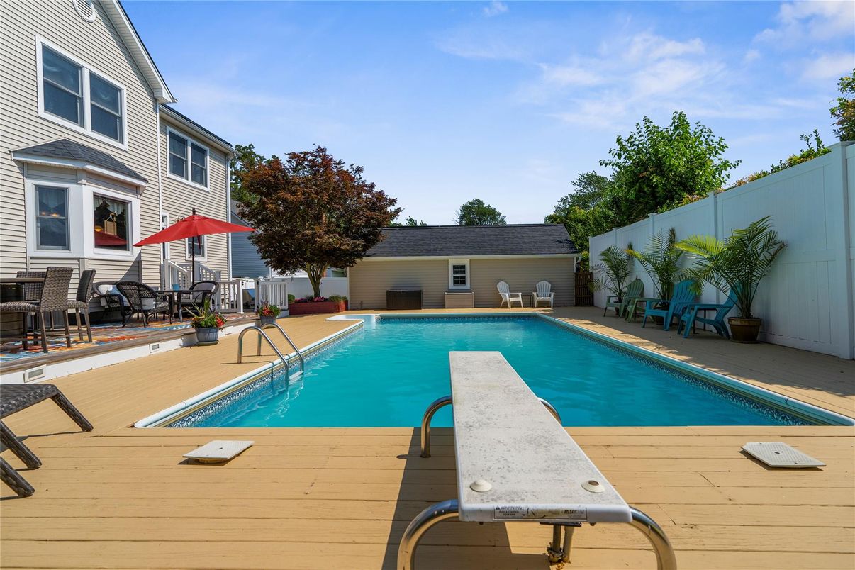 Exterior, Pool