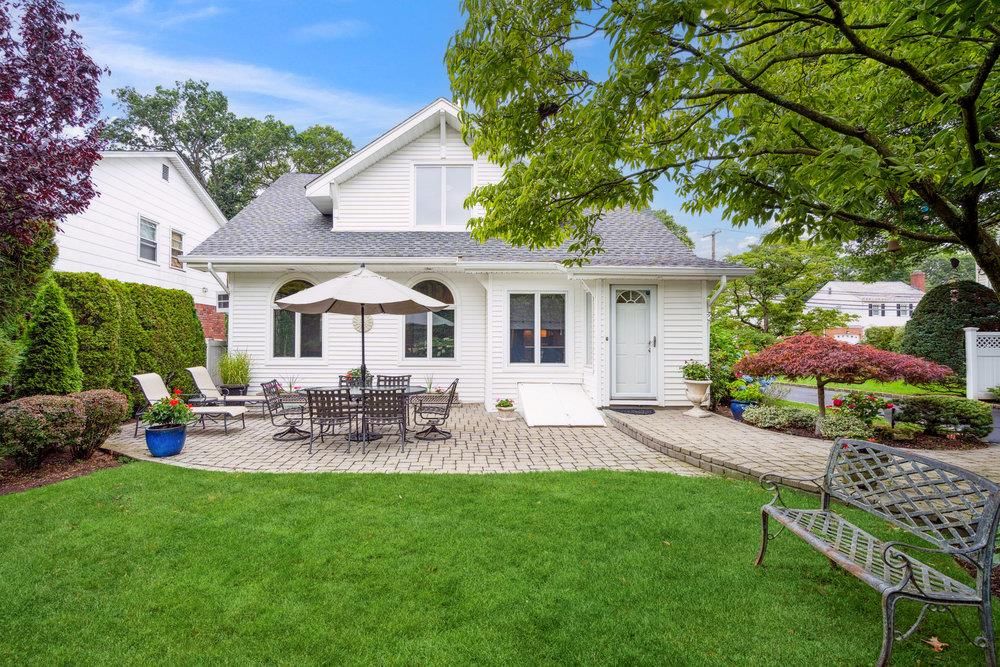 Backyard, Exterior, Facade, Cape Cod