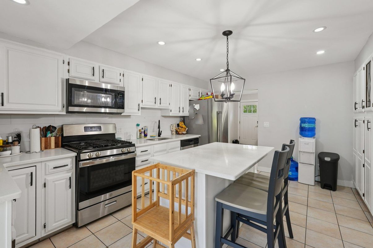 Interior, Kitchen, Pendant Lights, Recessed Lighting, Stainless Steel Appliances