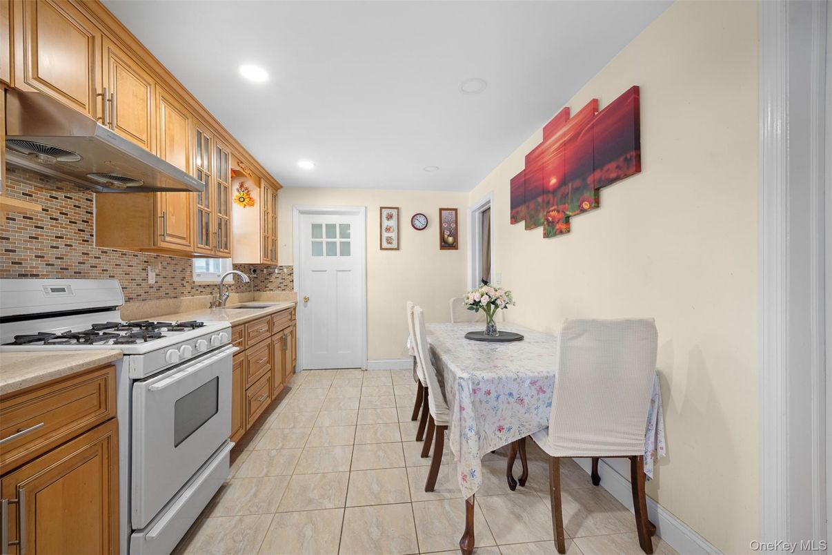 Dining room, Interior, Kitchen, Recessed Lighting