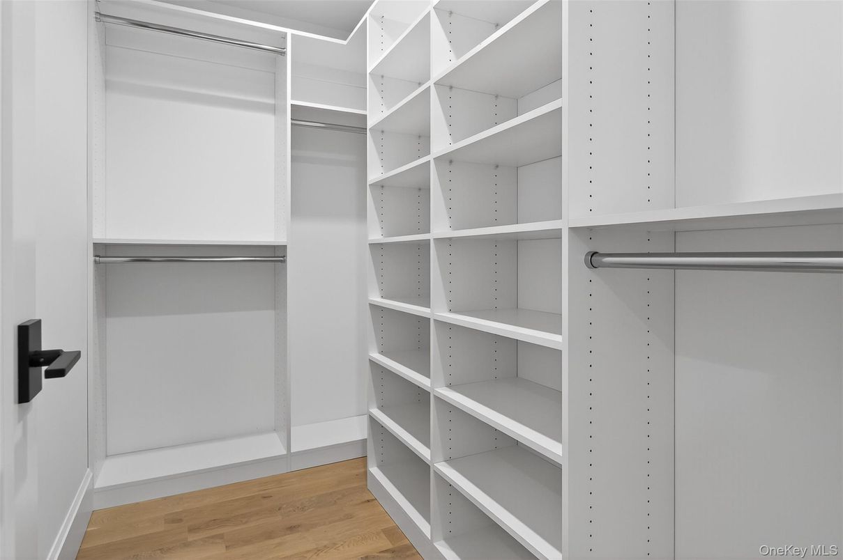 Interior, Walk-in Closets, Wood Texture Flooring