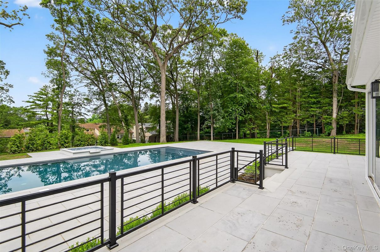 Exterior, Hot Tub, Pool