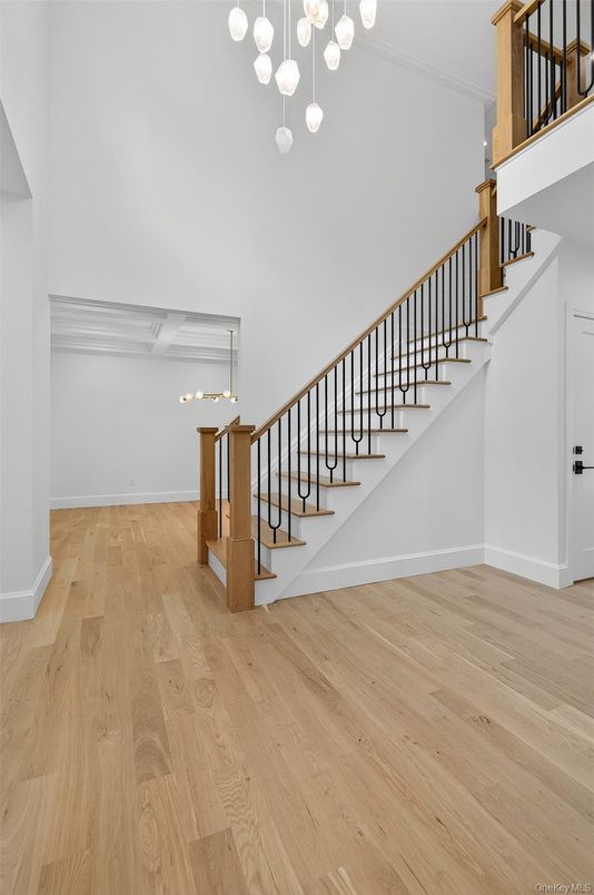 Interior, Pendant Lights, Wood Texture Flooring