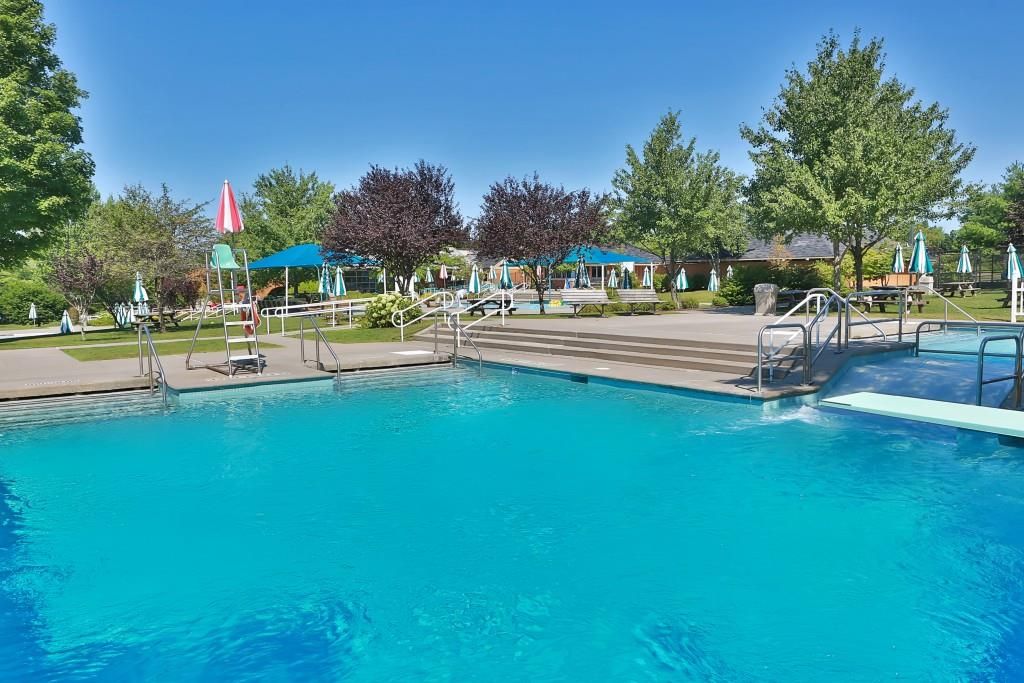 Exterior, Playground, Pool