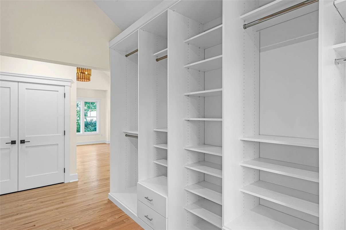 Interior, Walk-in Closets, Wood Texture Flooring