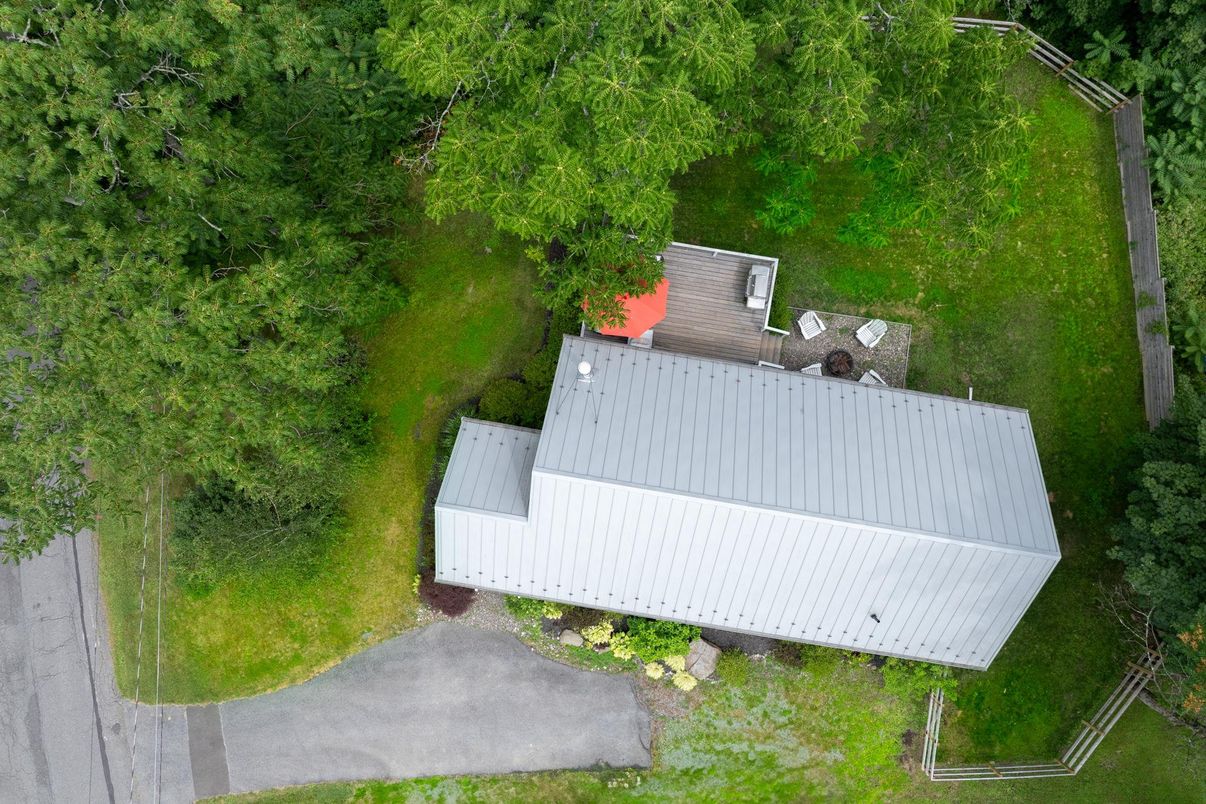 Exterior, Drone