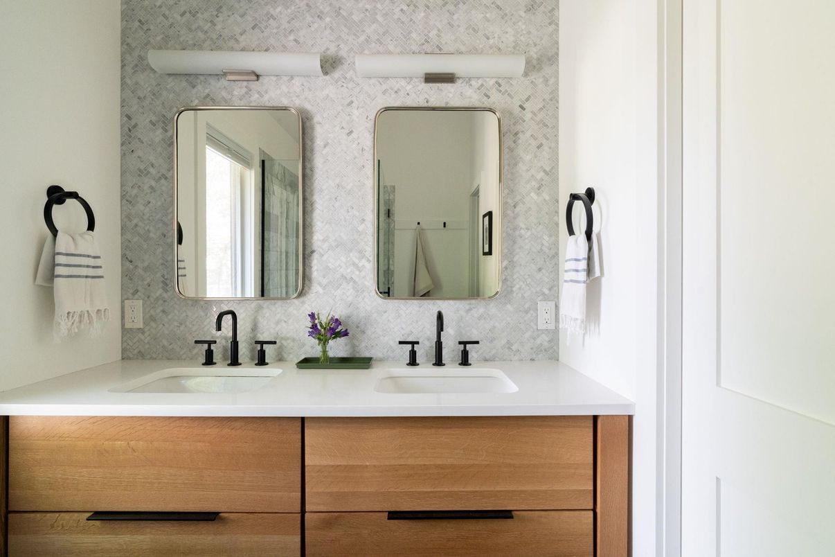 Bathroom, Dual Sink Vanities, Interior