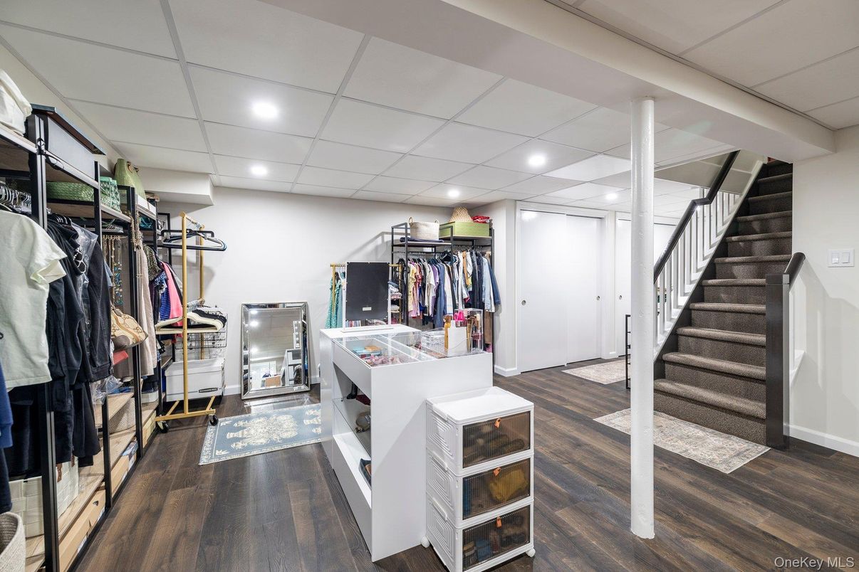 Interior, Recessed Lighting, Walk-in Closets, Wood Texture Flooring