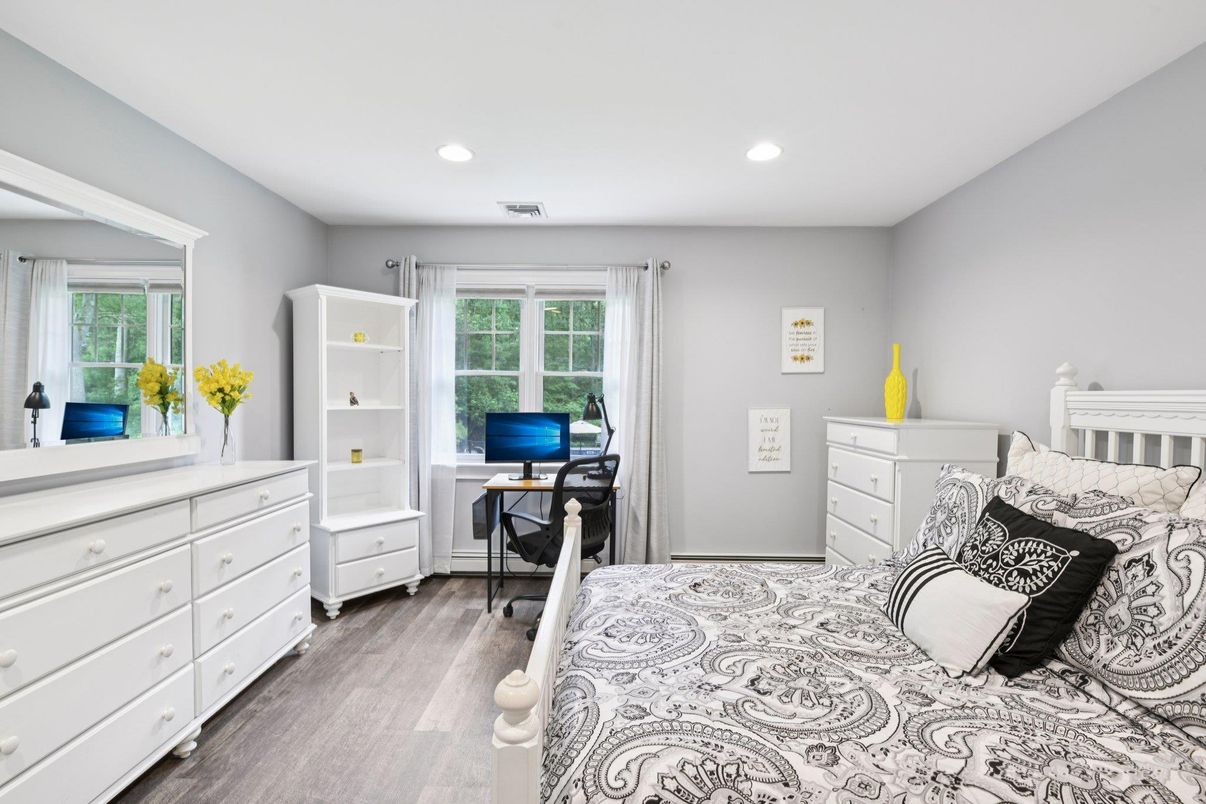 Bedroom, Home Office, Interior, Recessed Lighting, Wood Texture Flooring